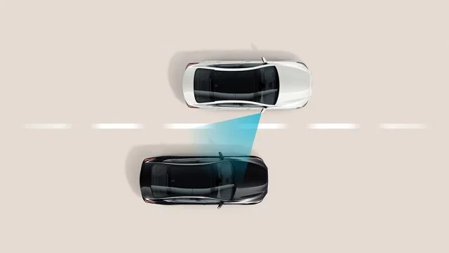 Hỗ trợ phòng tránh va chạm khi lùi xe (RCCA)